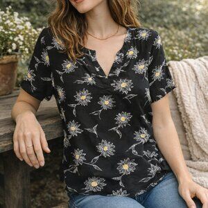 Old Navy | Daisy Print Black Floral V-Neck Blouse | Women’s Medium
